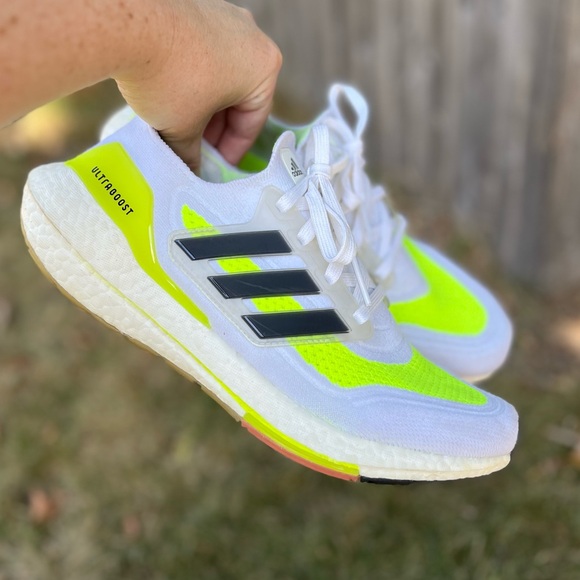 adidas Ultra Boost 21, Womens 8.5, White Solar Green - Picture 2 of 14